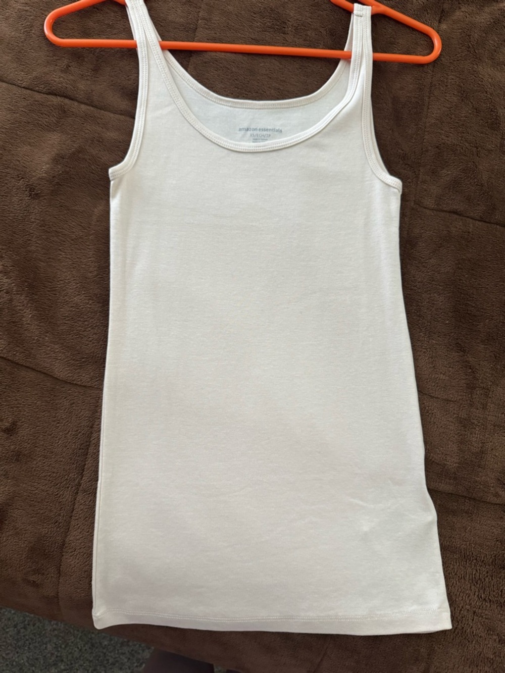 NEVER WORN - Amazon Essentials Ivory Ribbed Scoop Tank